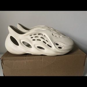 Adidas Yeezy Foam RNNR size 11 slightly worn